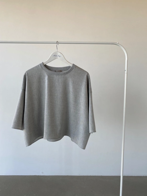 CROP TOP.jpg