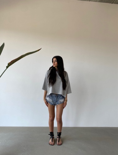 crop top grey.jpg