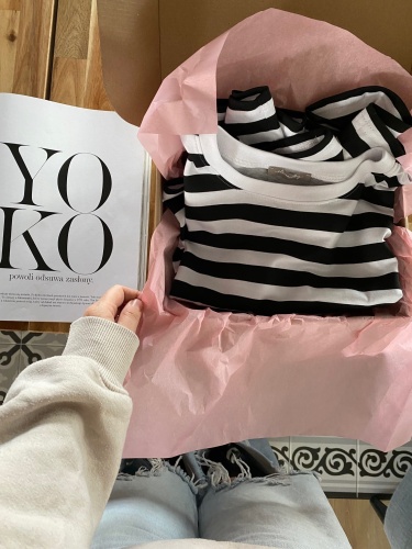 crop top stripe.jpg