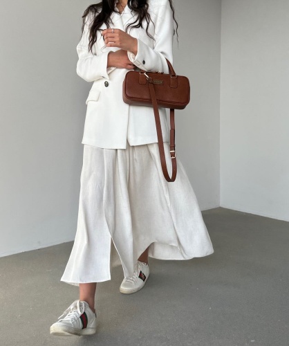 rebecca natural .jpg