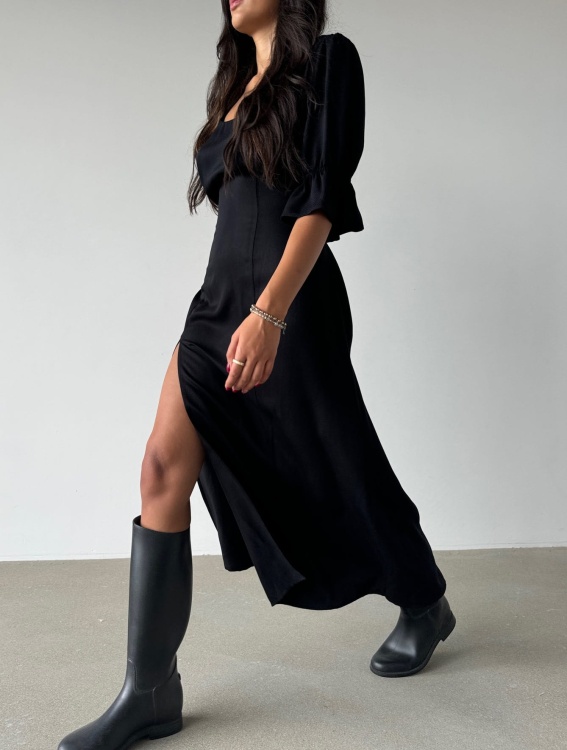 LOUISE OPEN BLACK.jpg