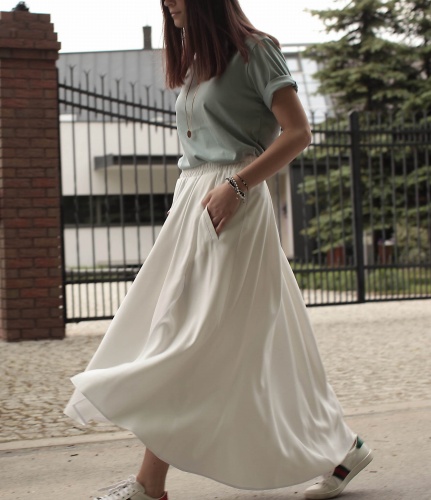 bila spodnica dluga.jpg