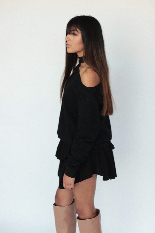 bluza z chokerem czarna Sara.jpg