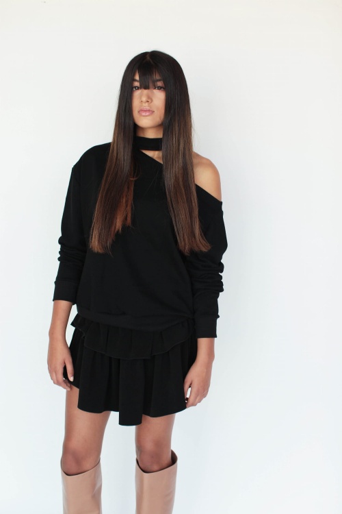 Bluza czarna Sara z chokerem.jpg